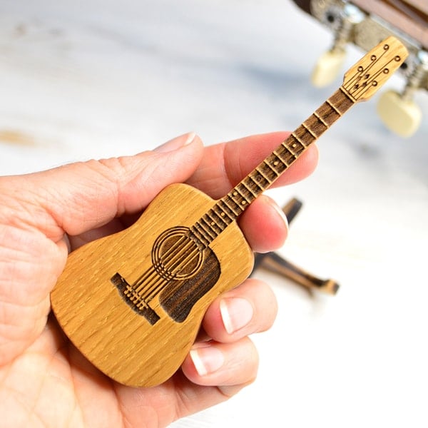 🎁Wooden Acoustic Guitar Pick Box🎸